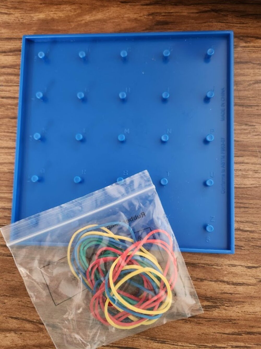 Blue Plastic Geoboard For Math Educational Teaching 5x5 Grid Pegs Geometric Shap